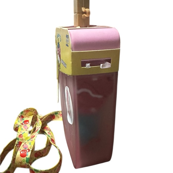 Hello Kitty Quarter Crew Socks with Popsicle water bottle carrier NWT - Picture 4 of 5